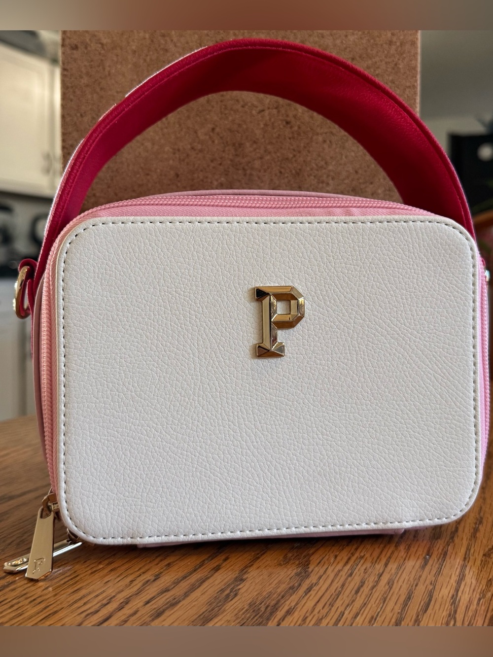 Parchita purse pink and white like new